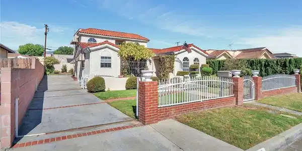 9043 Steele