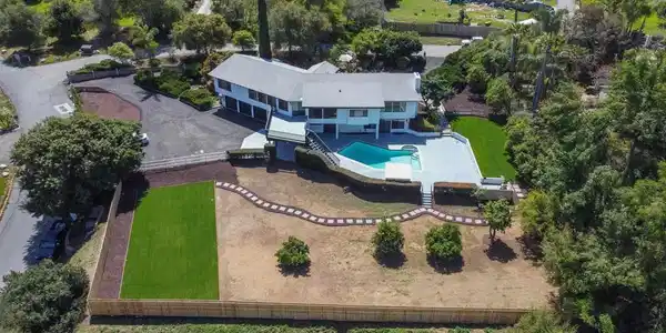 1051 W VIA RANCHO