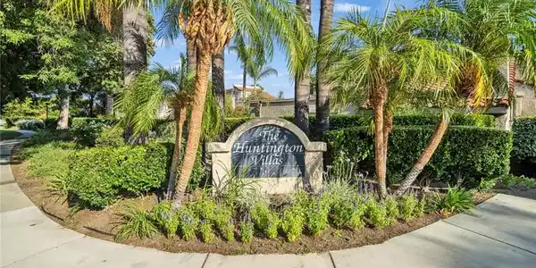 9764 Huntington Drive