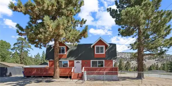 1050 Paradise Way