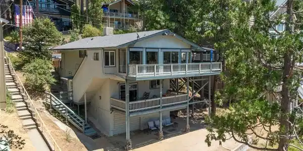 37744 Shoreline Drive