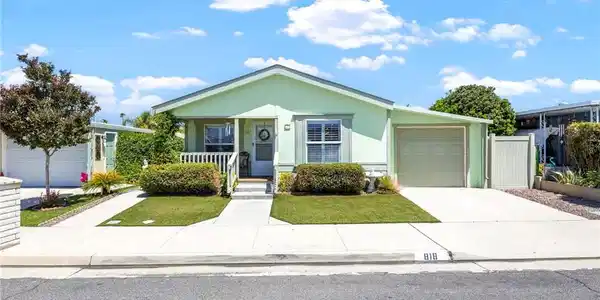 818 Portola