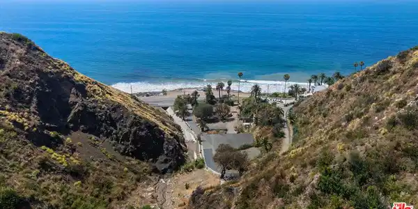 19355 Pacific Coast Highway