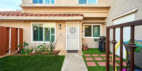 6949 Laguna Place