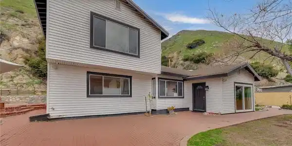 9707 Foothill