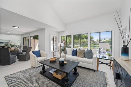 16 Vista Lago