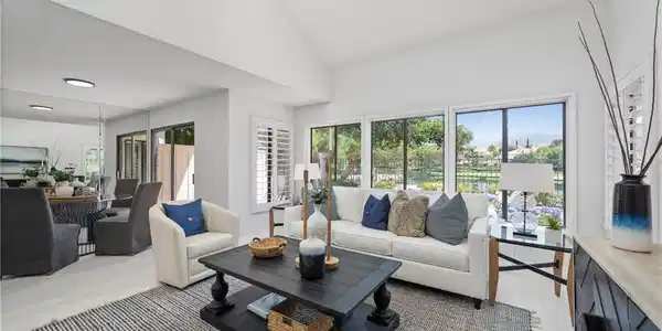 16 Vista Lago