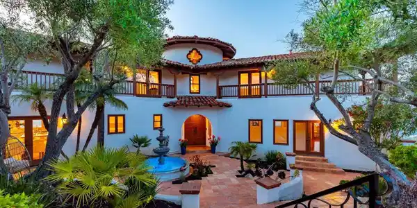 859 Cocos Dr