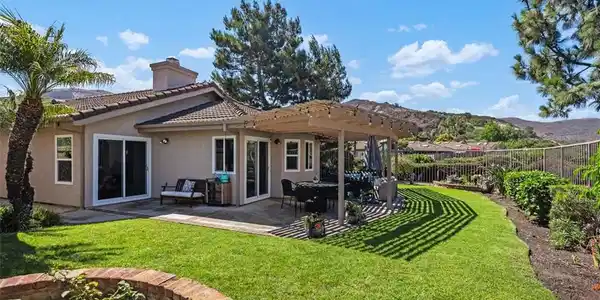 27477 Paseo Amador