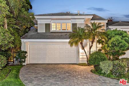 12557 The Vista