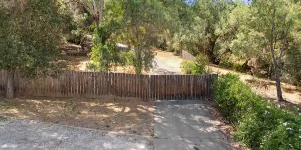1529 Cloverdale Road