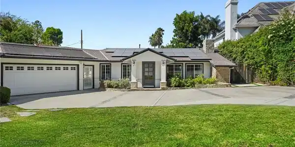 18433 Tarzana Drive