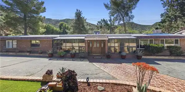 11950 Sierra Hwy