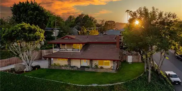 5425 Golden West