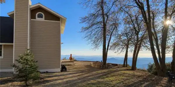 21795 Crestline