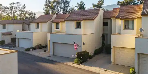 875 Endicott