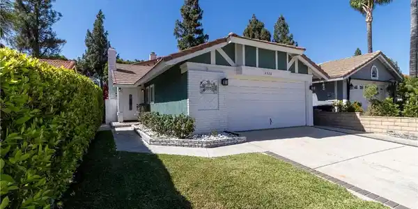 14526 Hillcrest Drive
