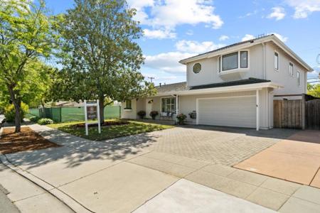6730 Wisteria Way