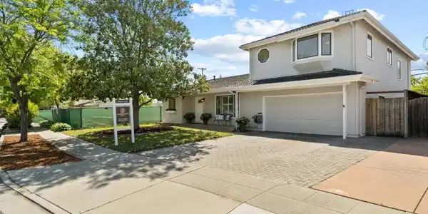 6730 Wisteria Way
