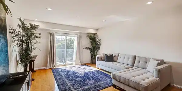 159 W Green Street