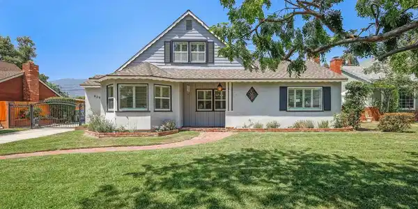 829 E Ada Avenue