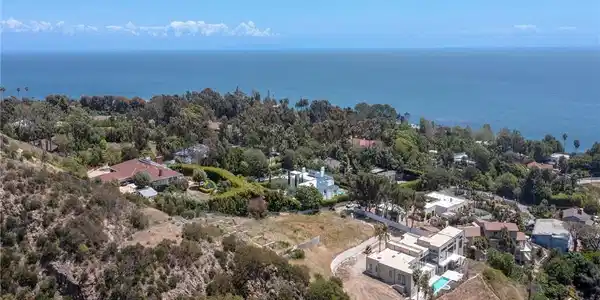 27061 Sea Vista Dr.