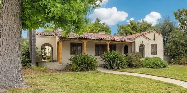 234 N Magnolia