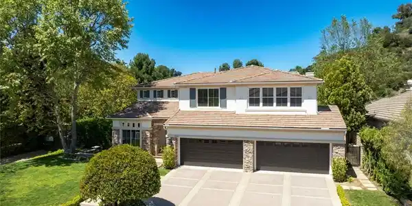 21045 Mendenhall Court