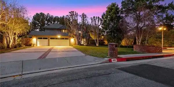 6695 E Canyon Hills Road