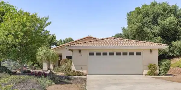 1120 Bradley Court