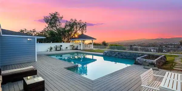 761 W Country Hills Drive