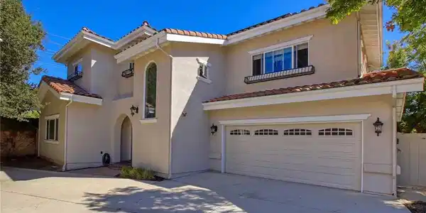 1595 E Avenida De Las Flores