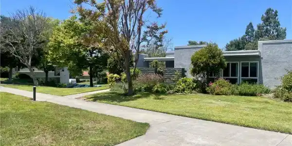 2205 Via Mariposa E