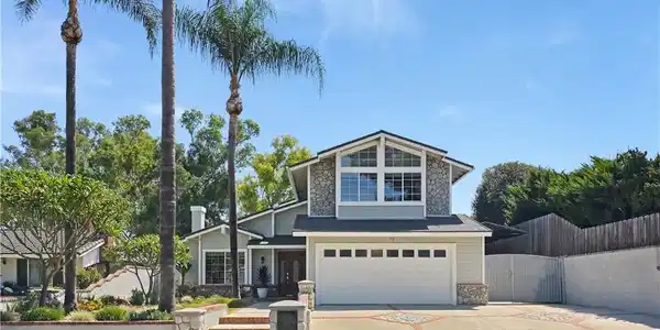 15597 Rolling Ridge