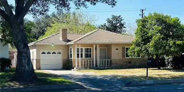 3432 N Sierra Way
