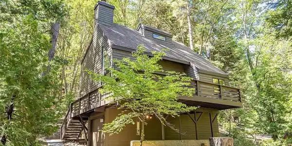 612 Karenken Pines