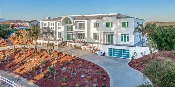 23980 Falcons View