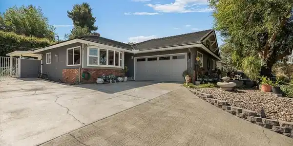 11723 Holmes