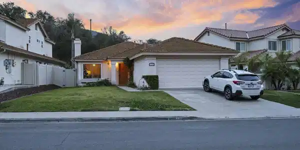 10919 Avenida De Los Lobos