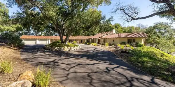 2725 Oak View Road