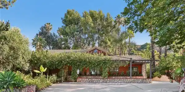 10919 Deliban Street
