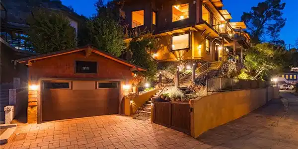 2106 Lakeshore Drive