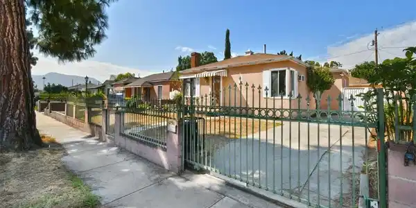 1121 N Frederic Street