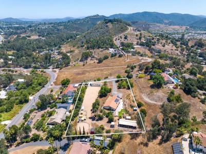 2605 Kauana Loa Drive