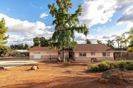 126 La Cresta Heights Rd