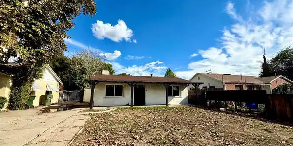 3271 N Stoddard N