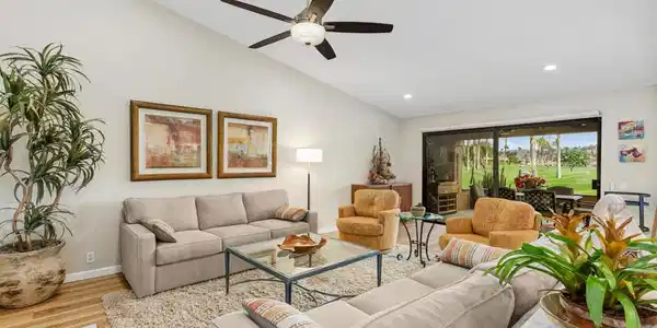 122 S Camino Arroyo S