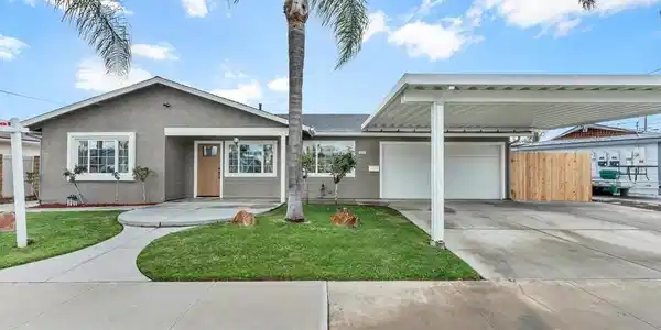 9209 Arnaz Way
