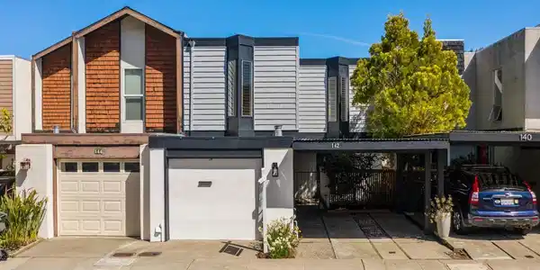 142 Oxford Lane