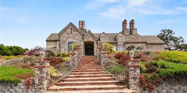 1685 Quiet Oaks Drive